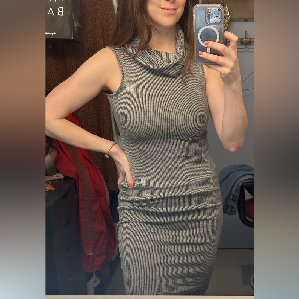 Missguided Ribbed Midi Dress - Picture 4 of 11